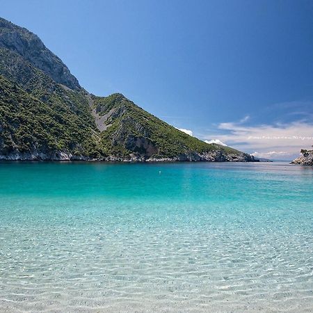 Blue Dream Seaside Villa With Superb Sea Views Кими Екстериор снимка