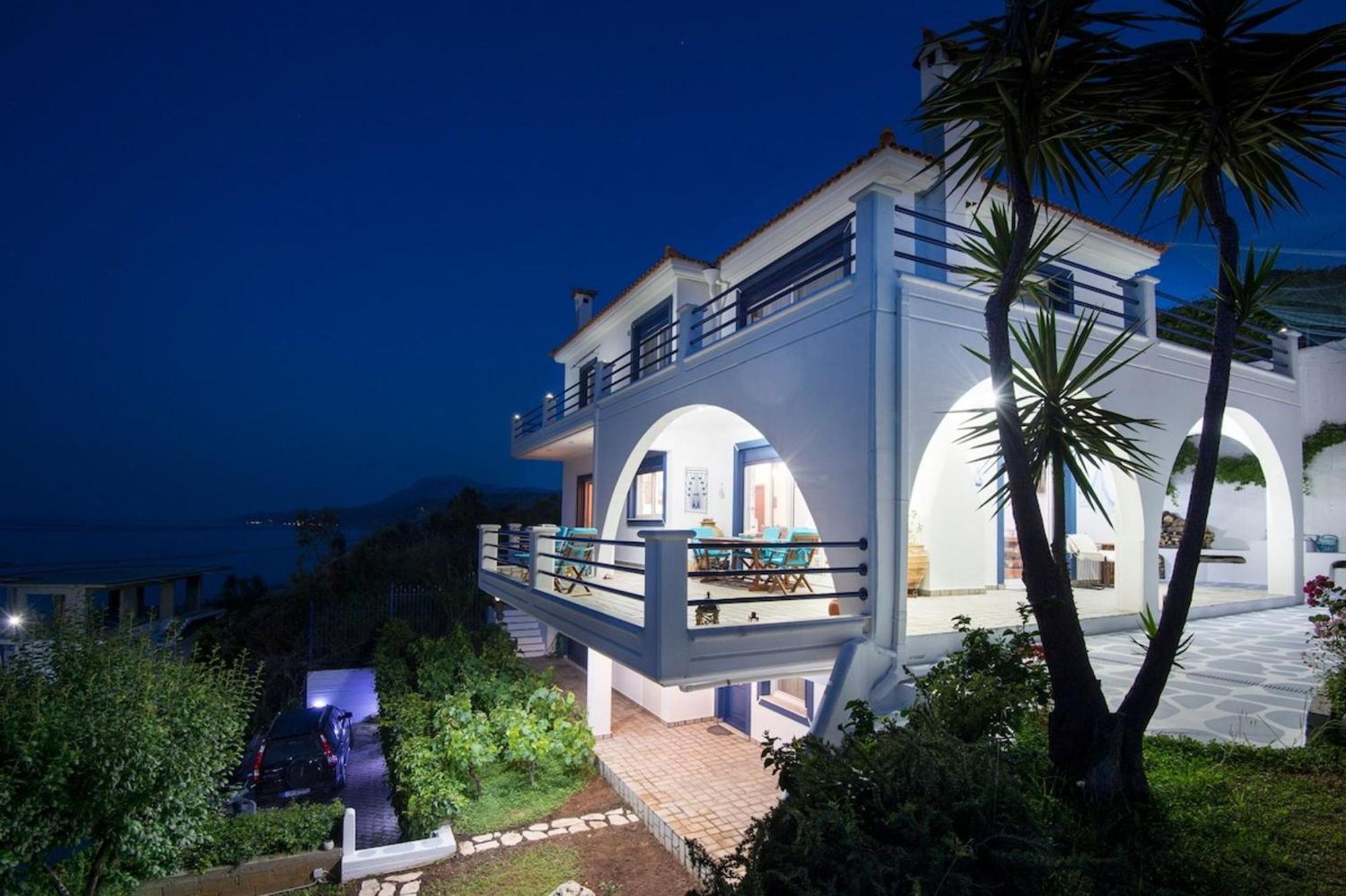 Blue Dream Seaside Villa With Superb Sea Views Кими Екстериор снимка
